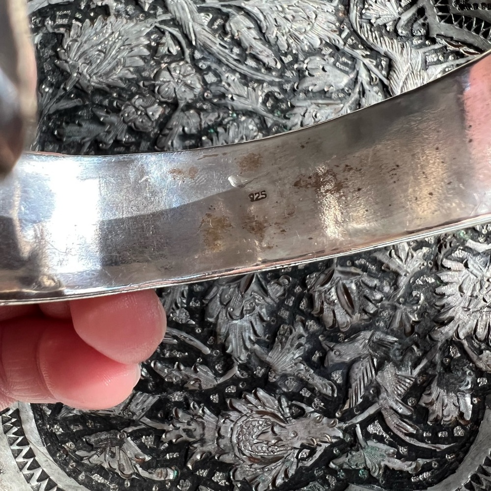 Antique sterling silver bangle. - Picture 3 of 5